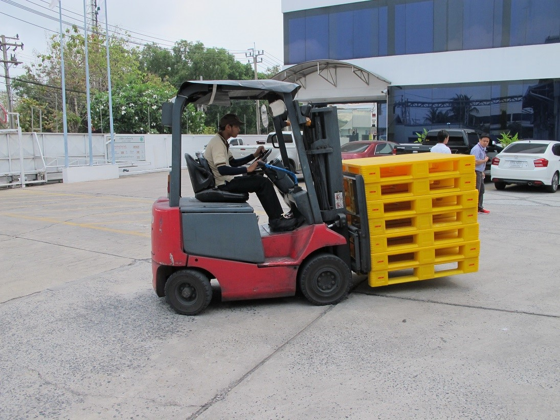 Plastic Pallets2